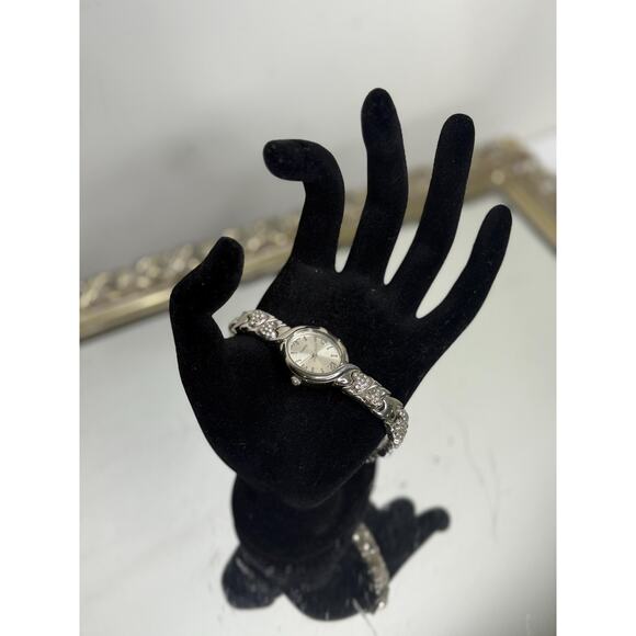 Vintage Silver Hearts Ladies Wrist watch - Picture 2 of 10